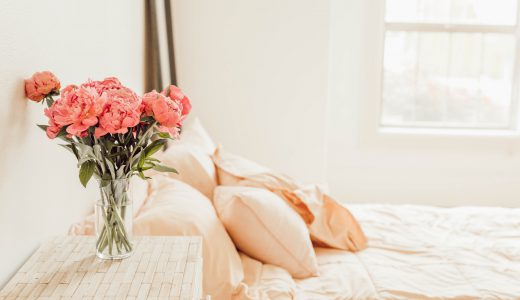 パールシュヴォッターナ・アーサナってどんなポーズ？自宅練習法もご紹介します。